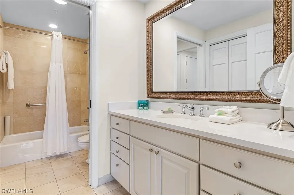 221 9th Street S Naples FL 34102