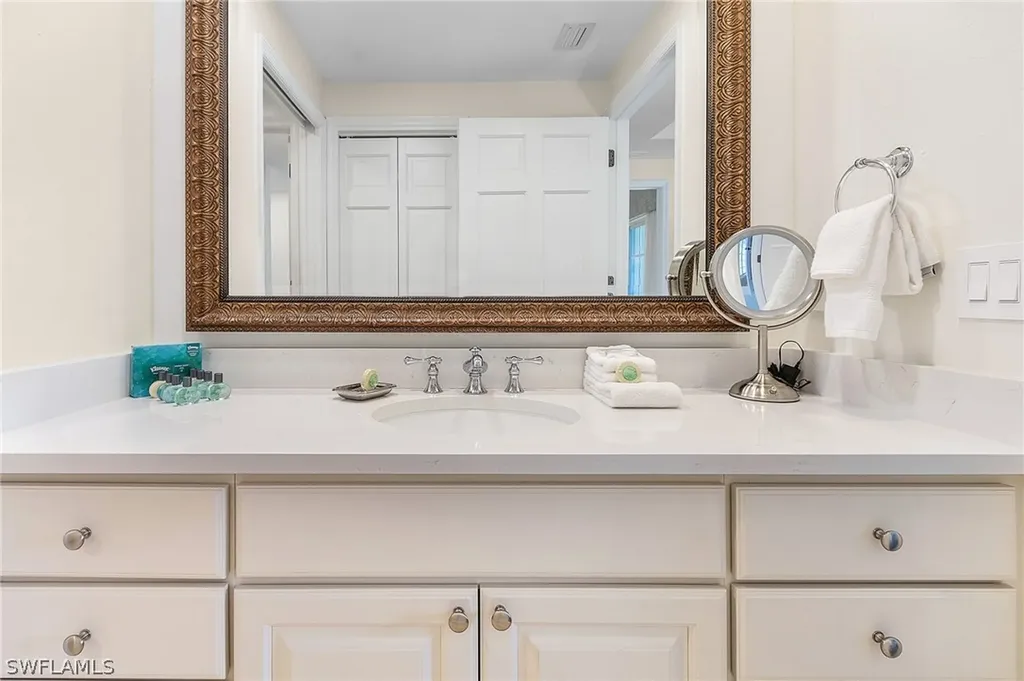 221 9th Street S Naples FL 34102