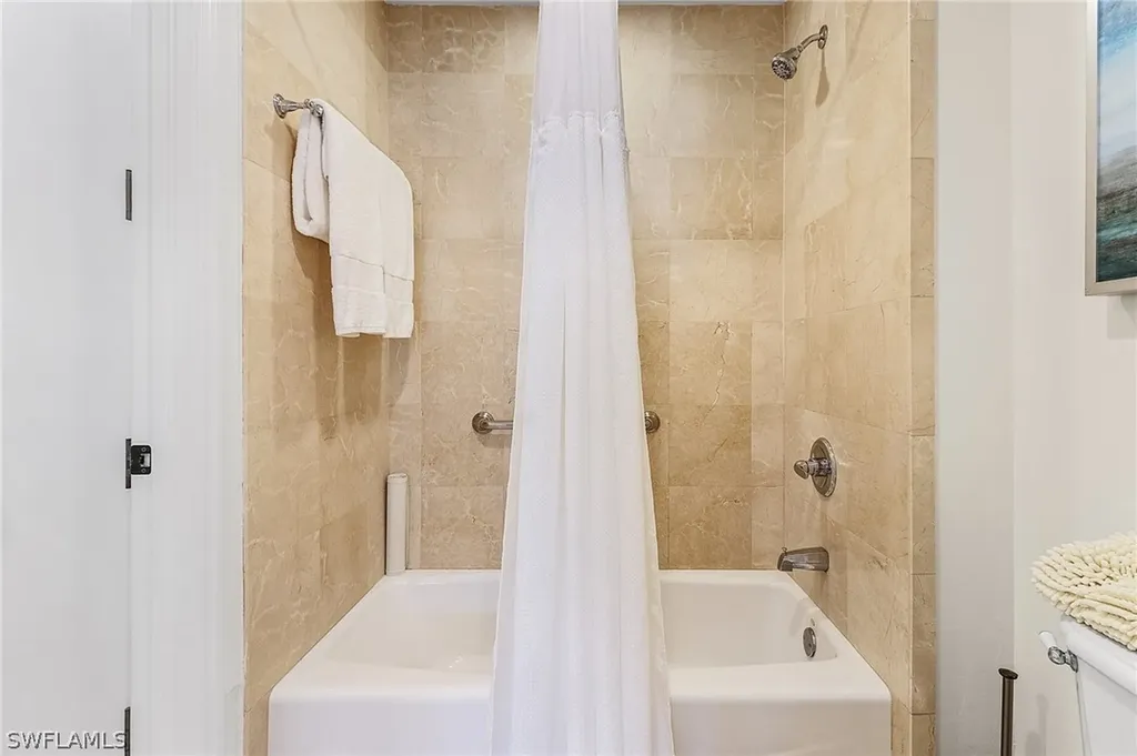 221 9th Street S Naples FL 34102