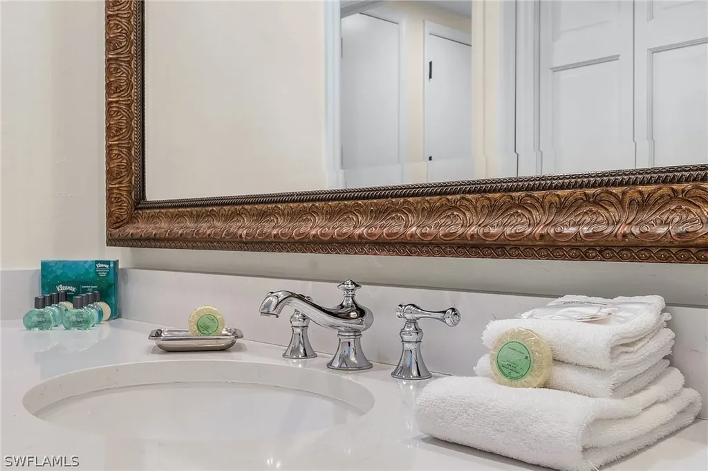 221 9th Street S Naples FL 34102