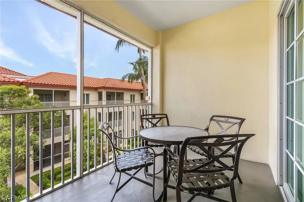 221 9th Street S Naples FL 34102