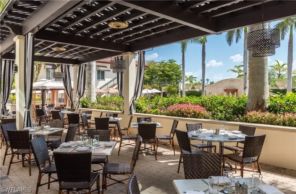 221 9th Street S Naples FL 34102