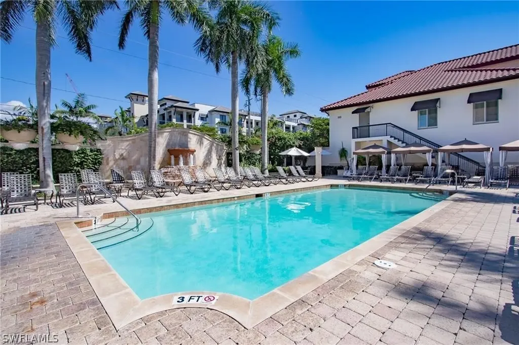 221 9th Street S Naples FL 34102