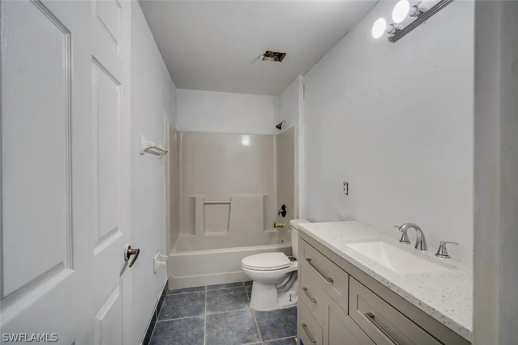 1591 / 1589 Gilbert Avenue S Lehigh Acres FL 33973