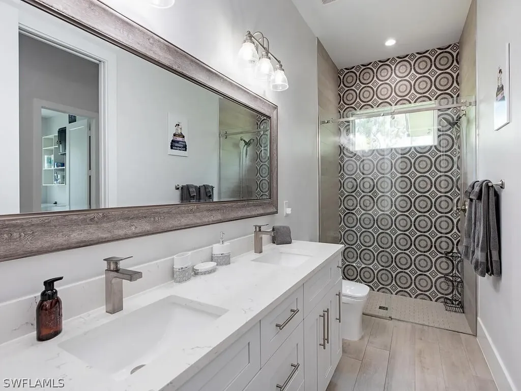 710 Soll Street Naples FL 34109