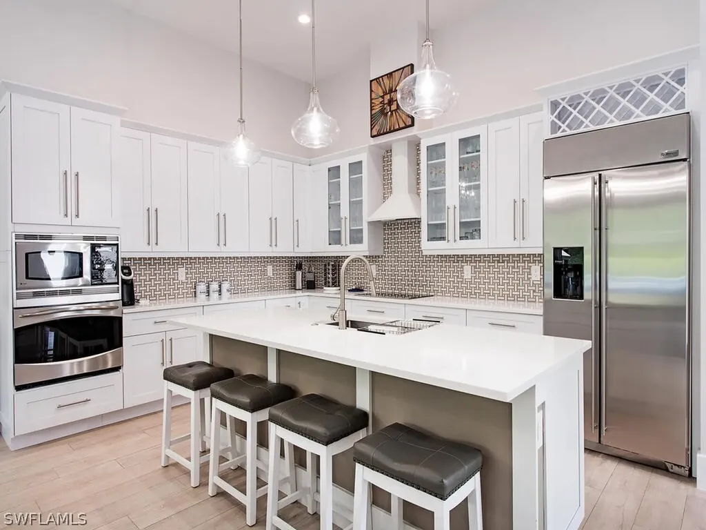 710 Soll Street Naples FL 34109