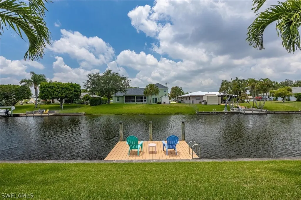 118 SE 23rd Place Cape Coral FL 33990