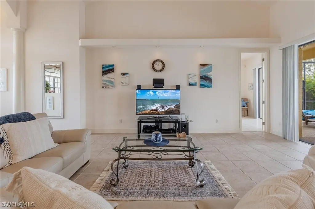 118 SE 23rd Place Cape Coral FL 33990
