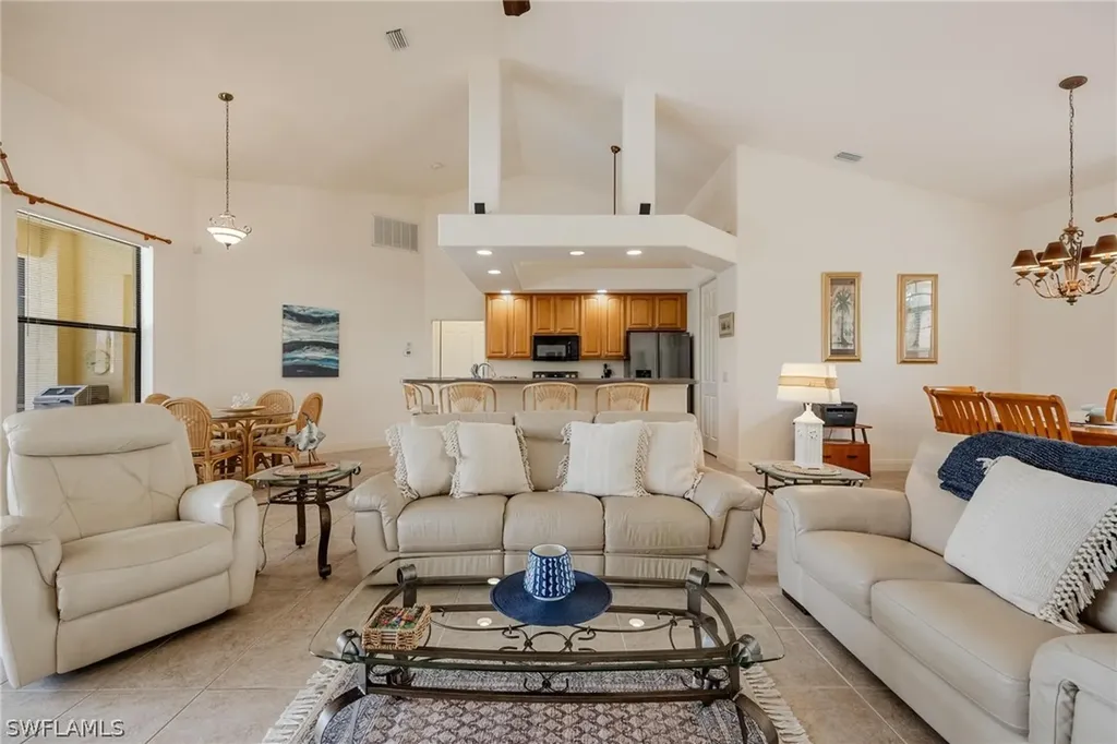 118 SE 23rd Place Cape Coral FL 33990
