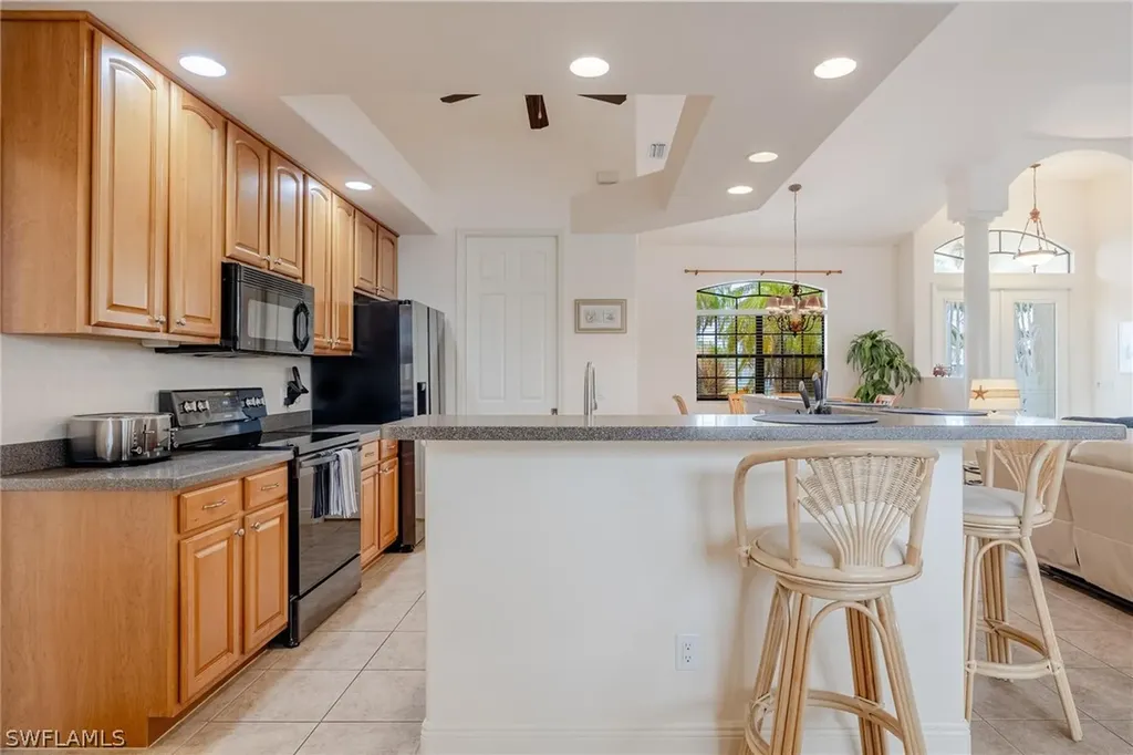 118 SE 23rd Place Cape Coral FL 33990