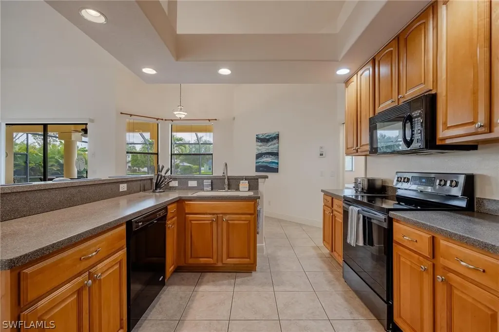 118 SE 23rd Place Cape Coral FL 33990
