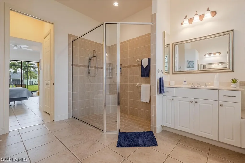 118 SE 23rd Place Cape Coral FL 33990
