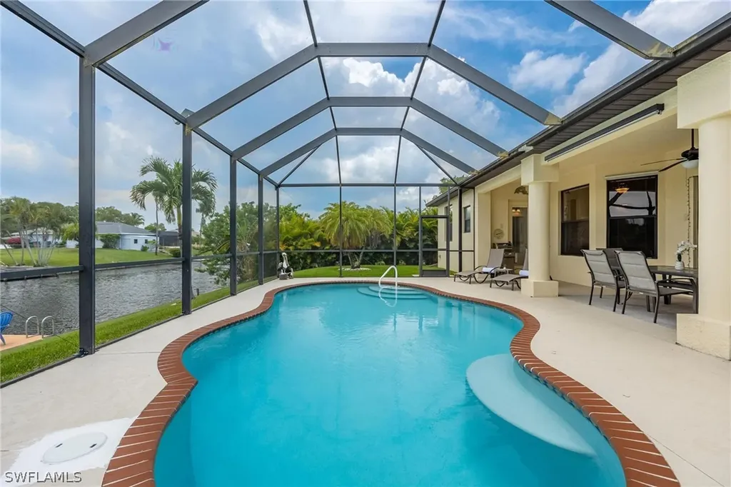 118 SE 23rd Place Cape Coral FL 33990