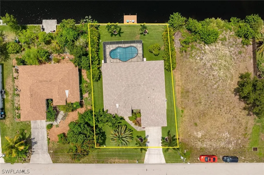 118 SE 23rd Place Cape Coral FL 33990