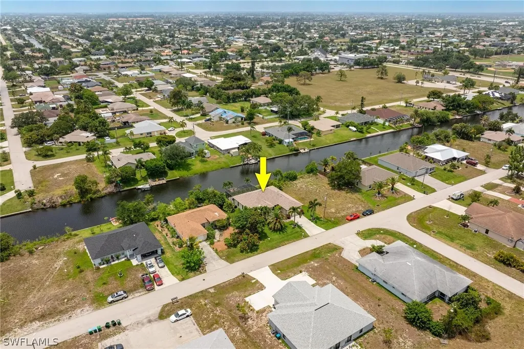 118 SE 23rd Place Cape Coral FL 33990