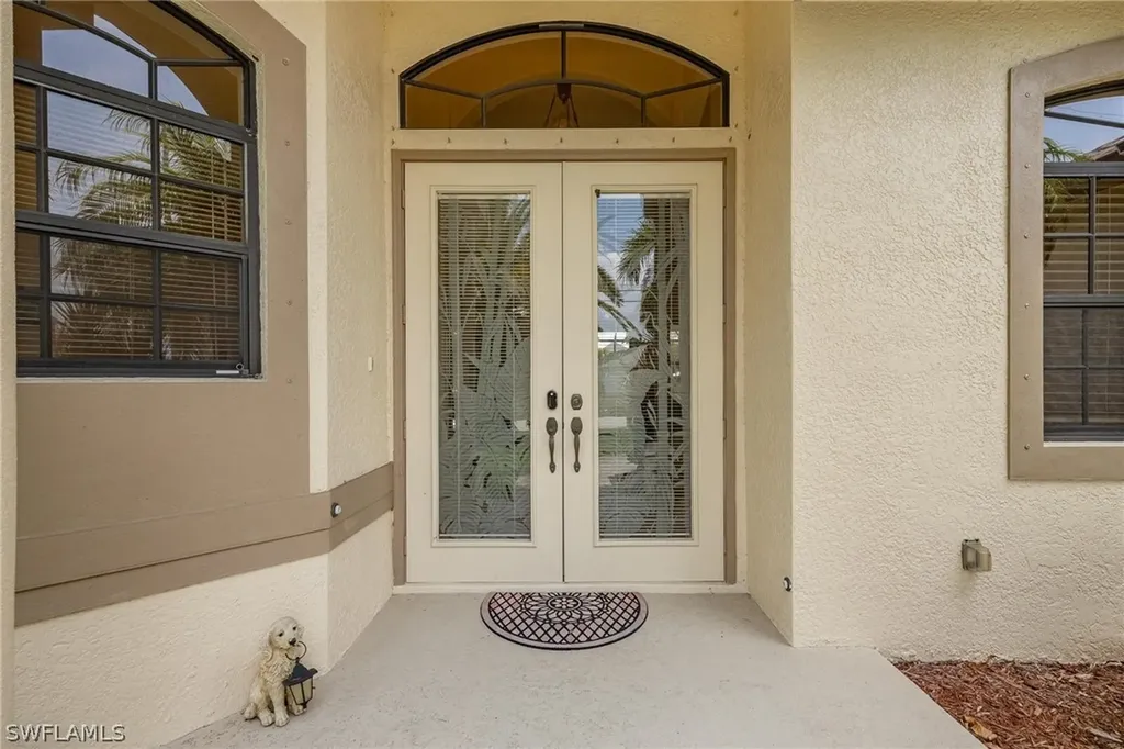 118 SE 23rd Place Cape Coral FL 33990
