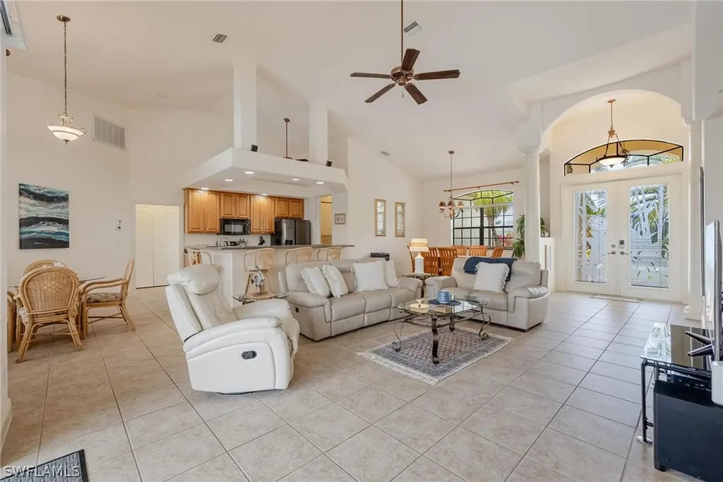 118 SE 23rd Place Cape Coral FL 33990