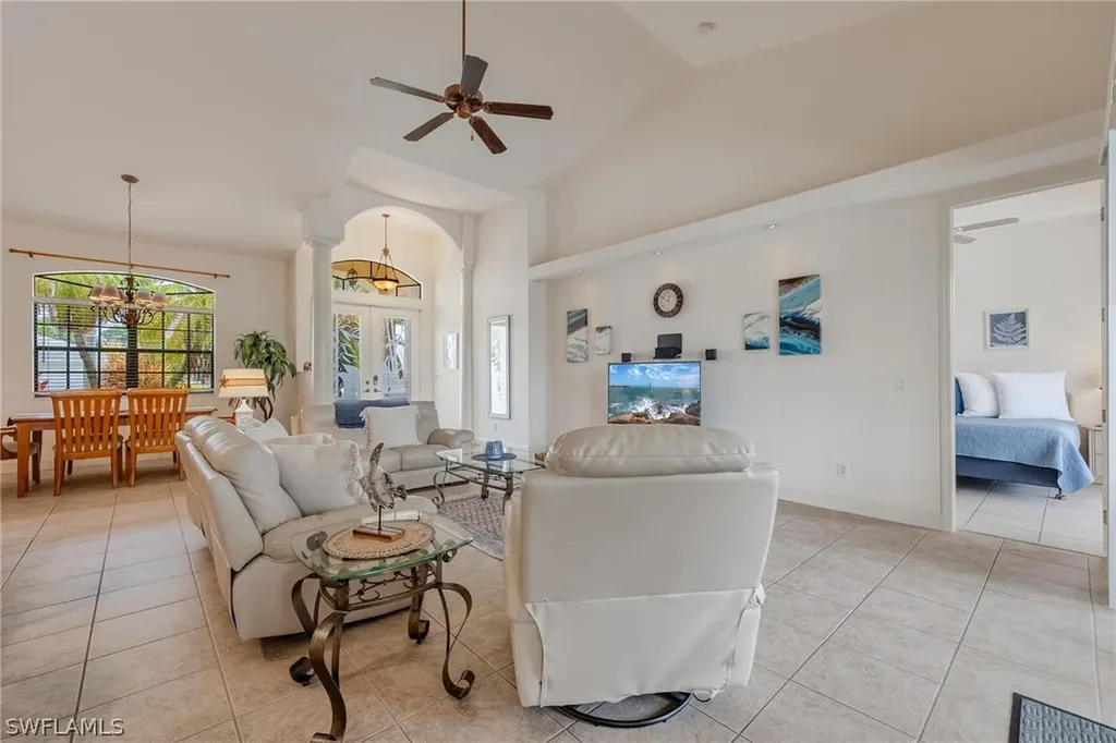 118 SE 23rd Place Cape Coral FL 33990