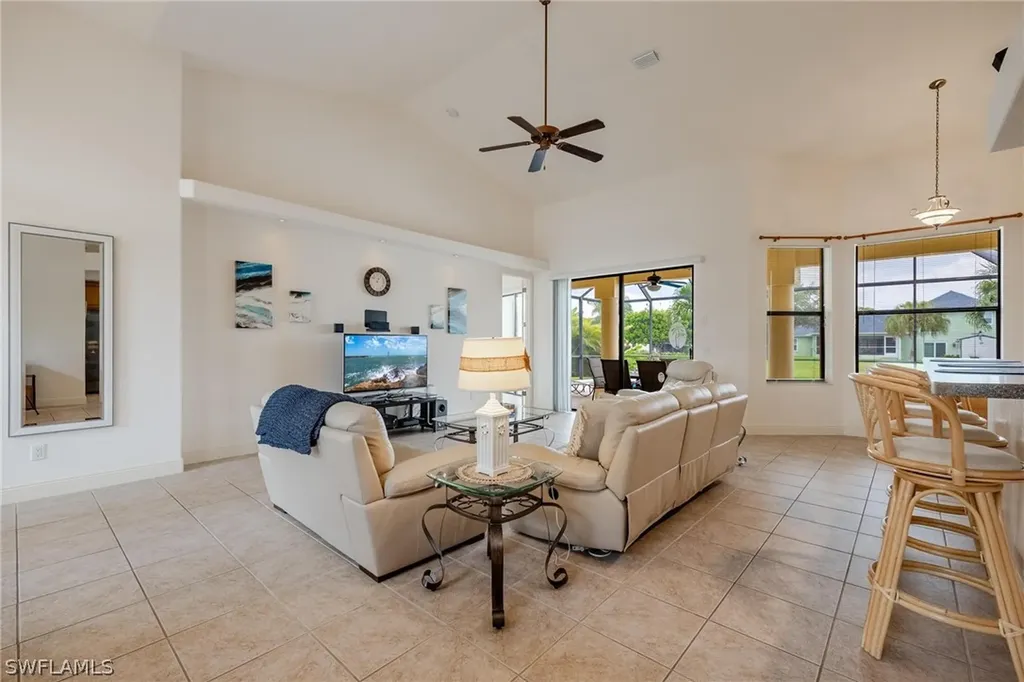 118 SE 23rd Place Cape Coral FL 33990