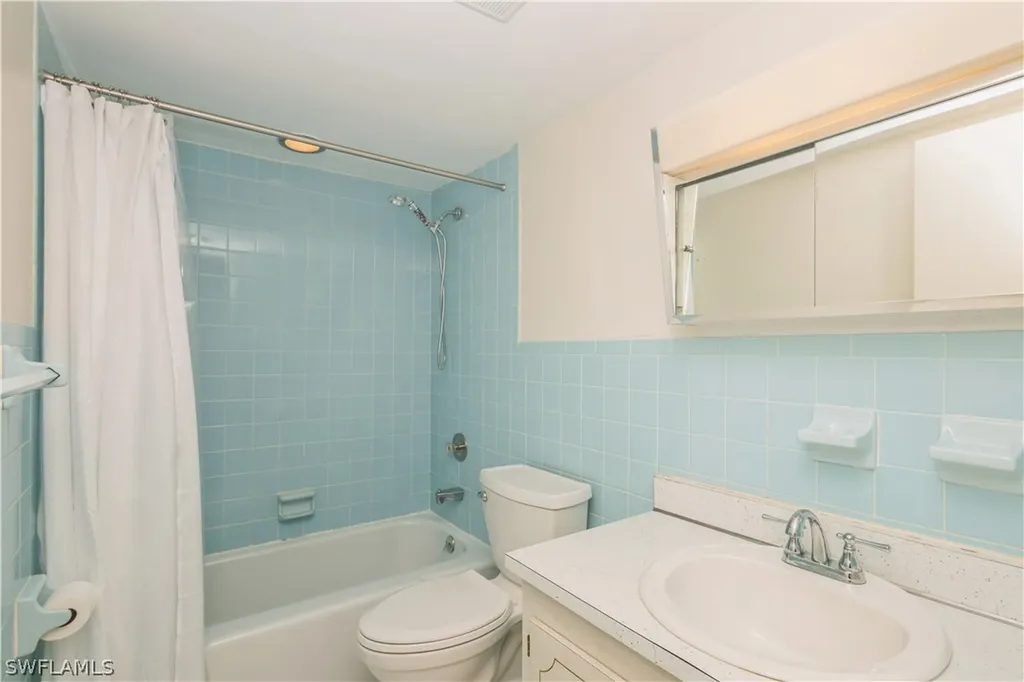 3030 Binnacle Drive Naples FL 34103