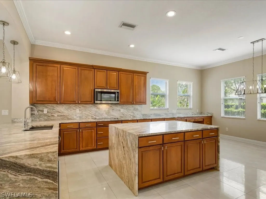 1996 Jacklin Court Naples FL 34120