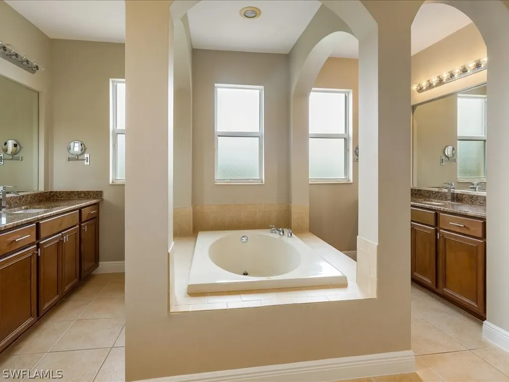 1996 Jacklin Court Naples FL 34120