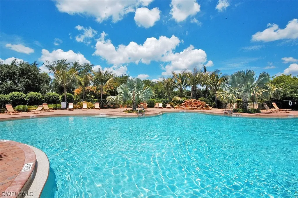 1996 Jacklin Court Naples FL 34120