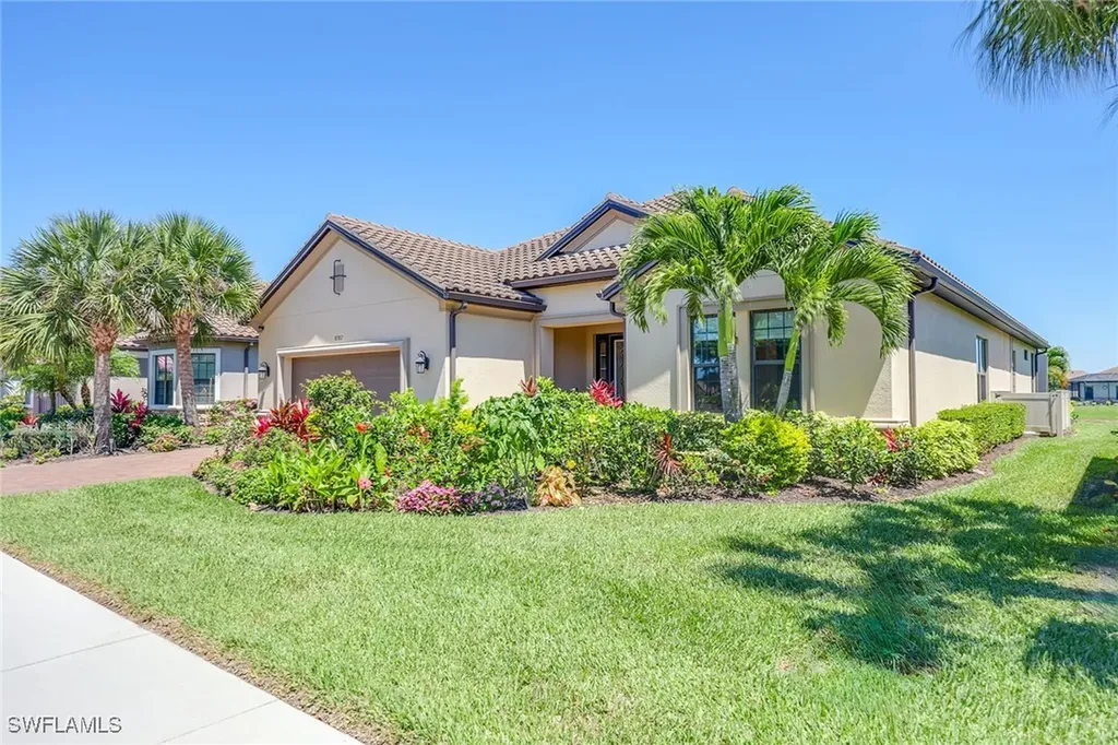 8382 Viale Circle Naples FL 34114