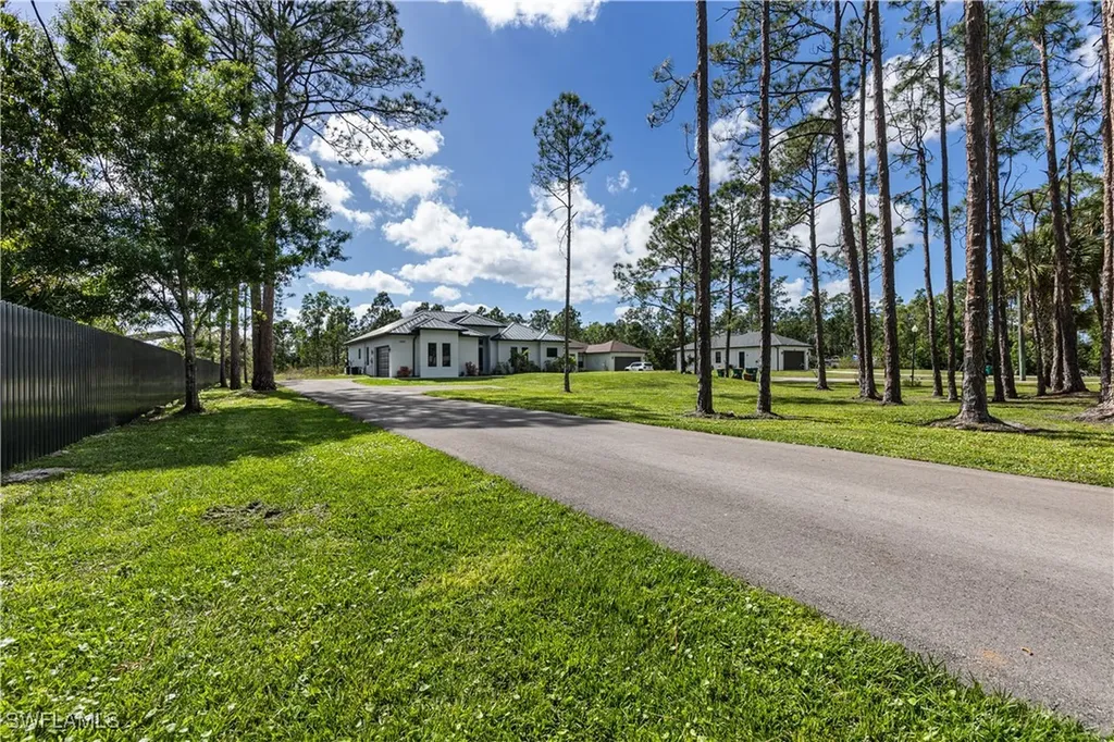 3690 41st Avenue NE Naples FL 34120