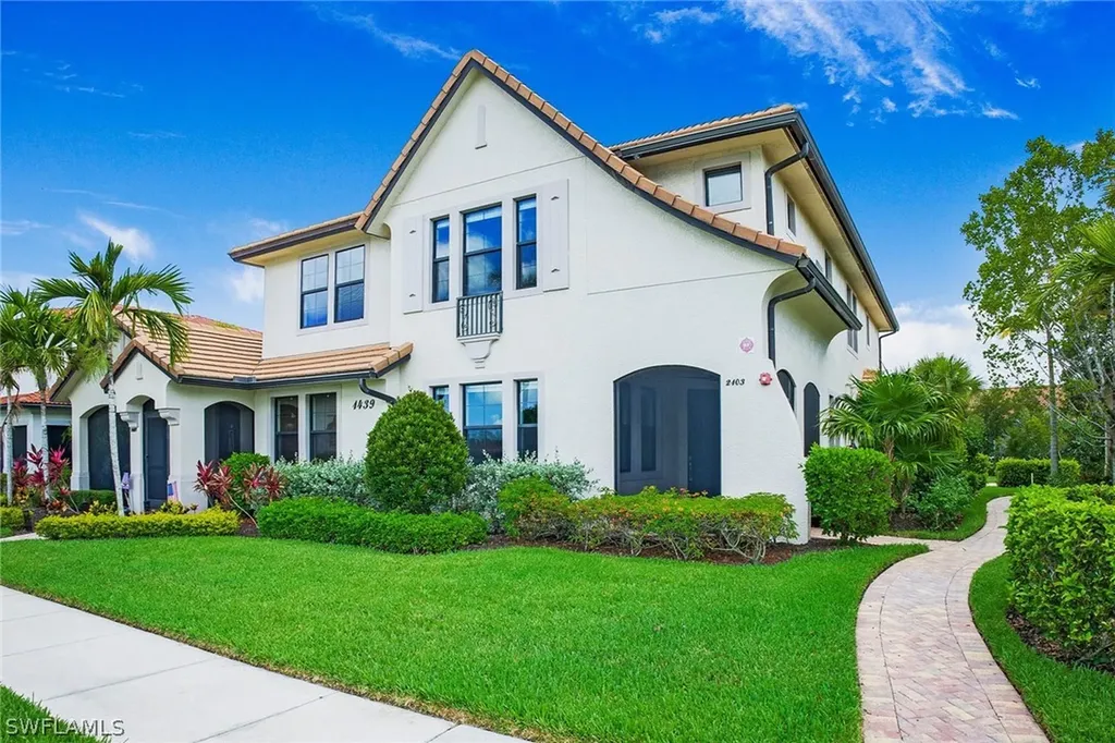 Naples FL, 1439 Santiago Circle, Unit 2103