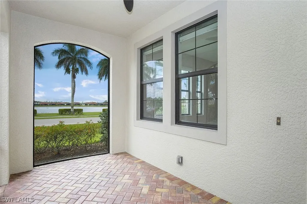 1439 Santiago Circle Naples FL 34113
