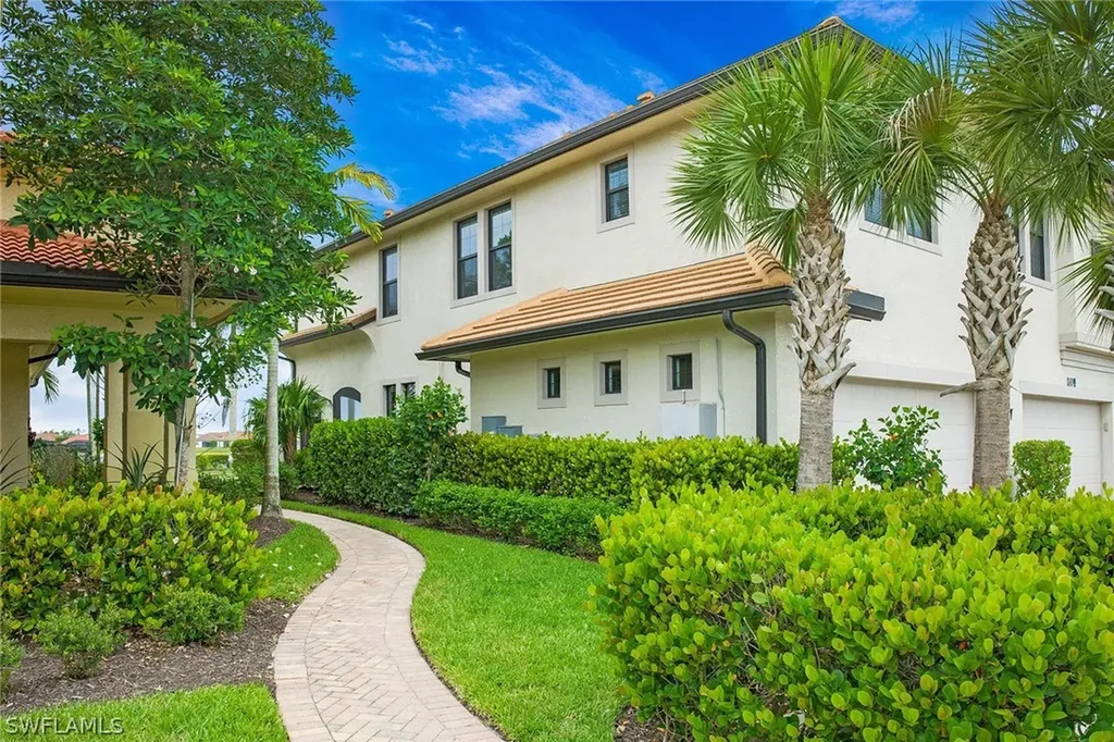 1439 Santiago Circle Naples FL 34113