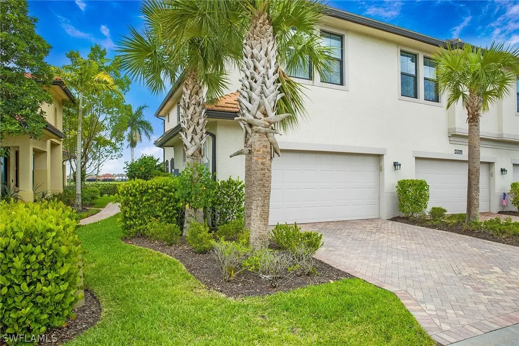 1439 Santiago Circle Naples FL 34113