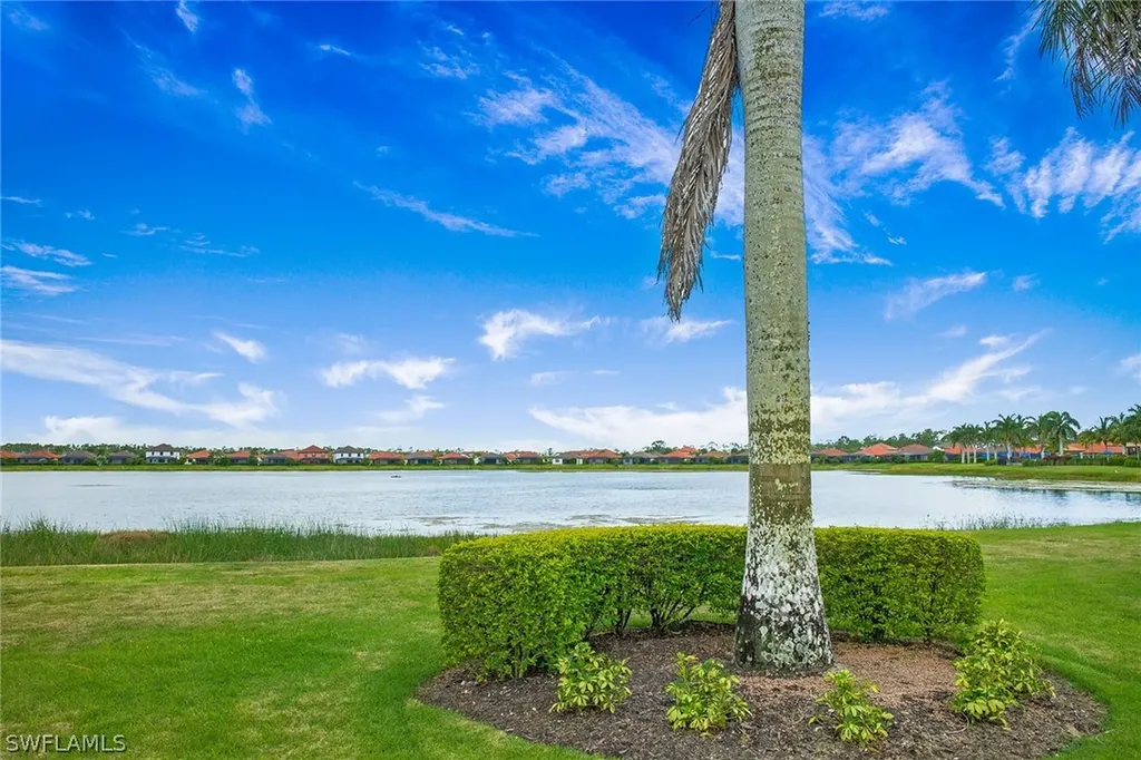 1439 Santiago Circle Naples FL 34113