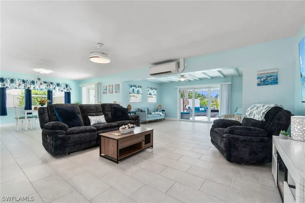 1461 Venetian Court Cape Coral FL 33904