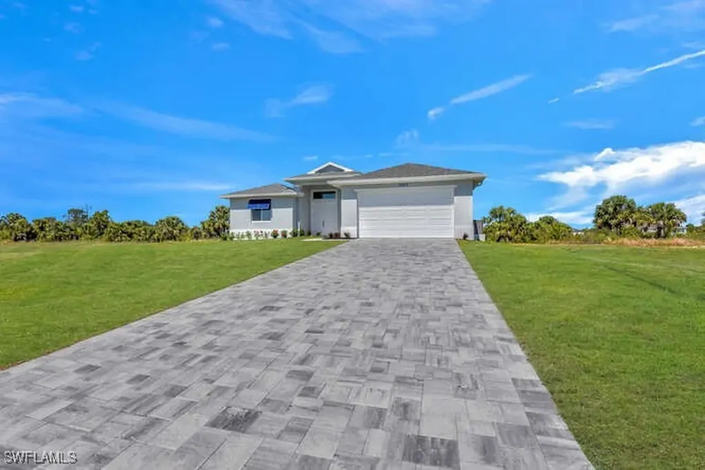 4728 NW 39th Place Cape Coral FL 33993