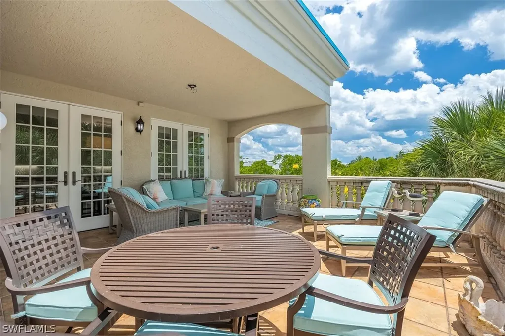 399 4th Street S Naples FL 34102