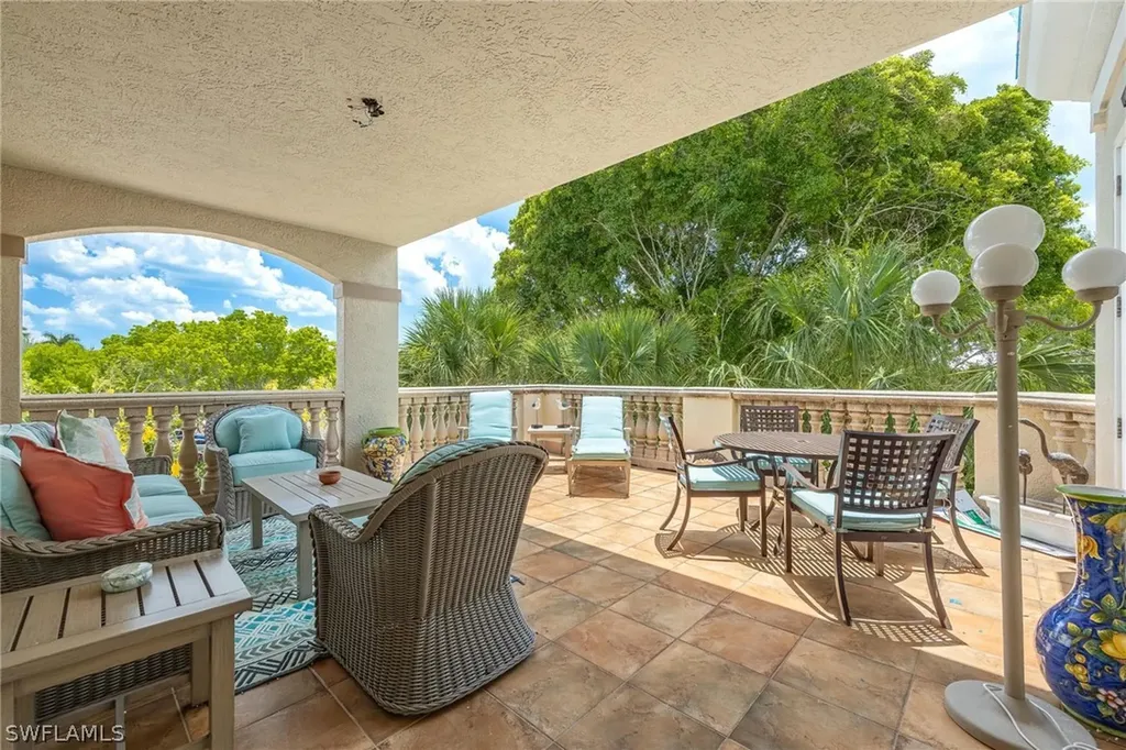 399 4th Street S Naples FL 34102