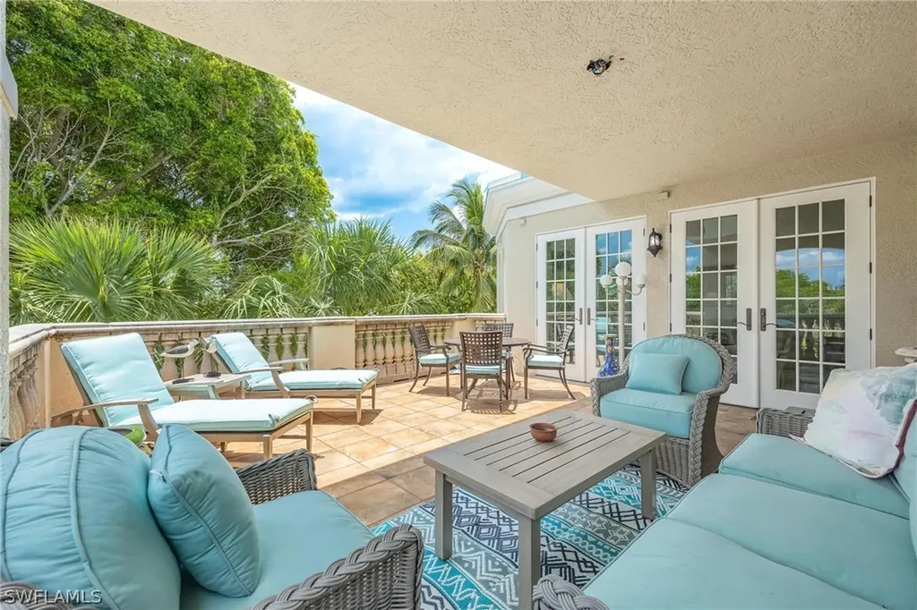 399 4th Street S Naples FL 34102