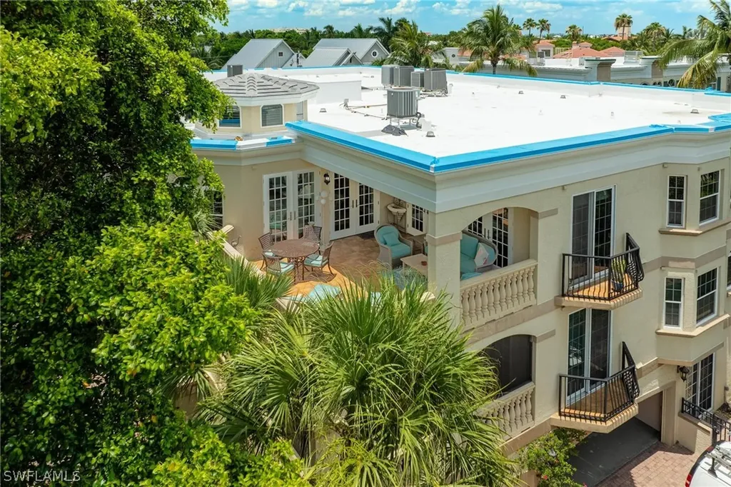 399 4th Street S Naples FL 34102