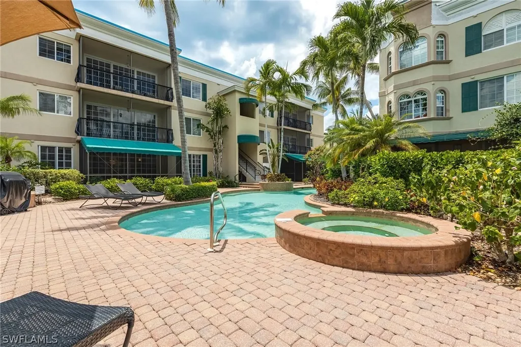 399 4th Street S Naples FL 34102