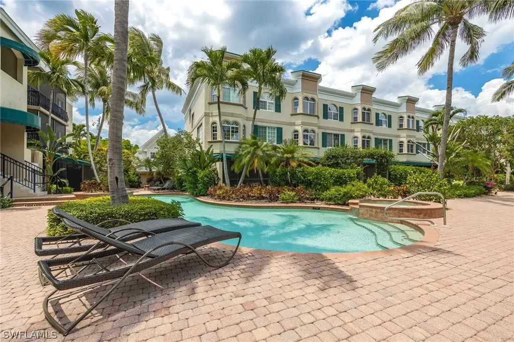 399 4th Street S Naples FL 34102