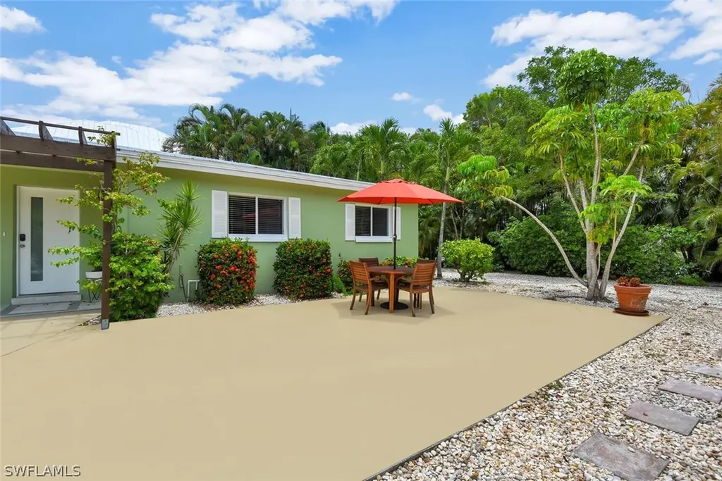 1155 6th Street S Naples FL 34102