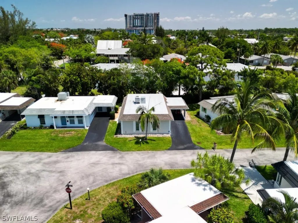9 Knights Bridge Road Naples FL 34112