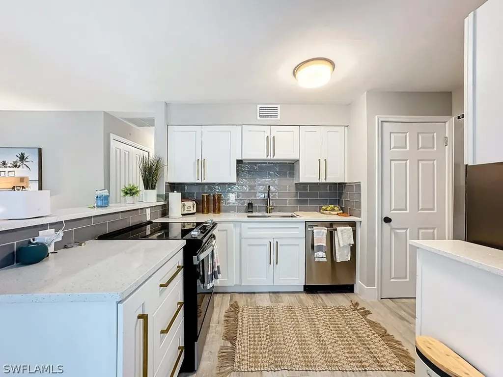 9 Knights Bridge Road Naples FL 34112