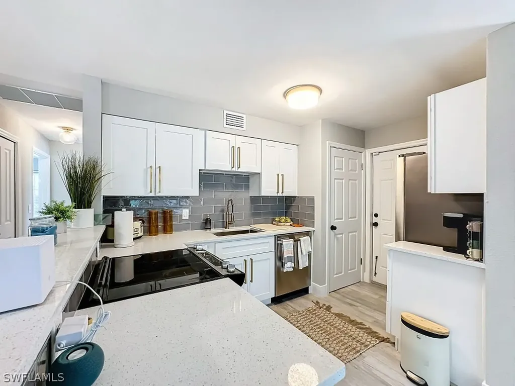 9 Knights Bridge Road Naples FL 34112