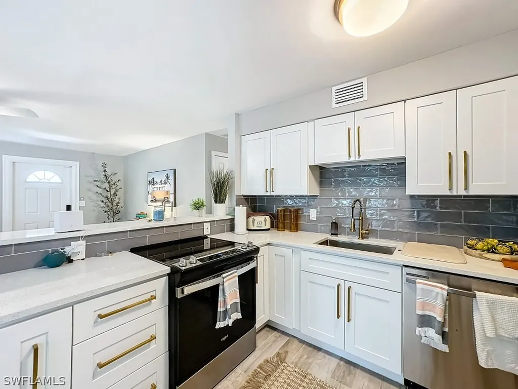 9 Knights Bridge Road Naples FL 34112