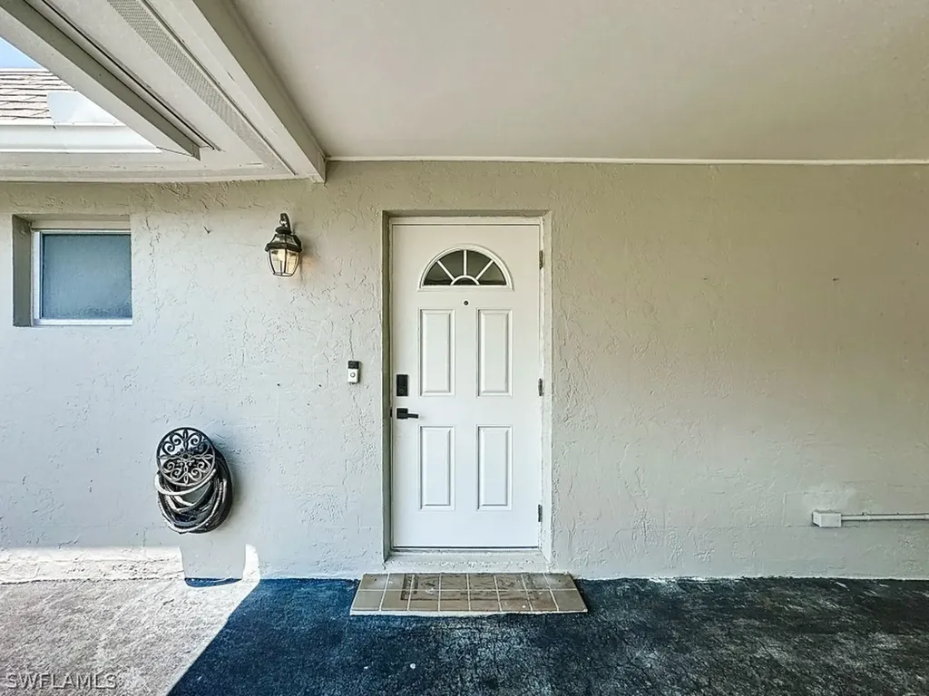 9 Knights Bridge Road Naples FL 34112