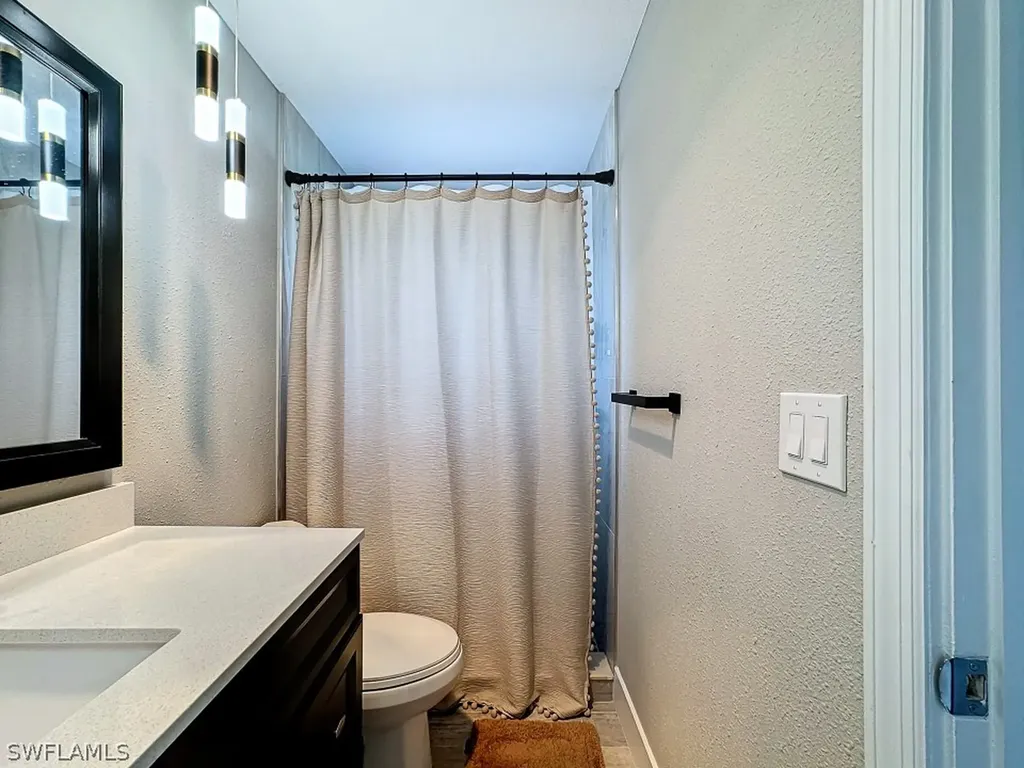 9 Knights Bridge Road Naples FL 34112