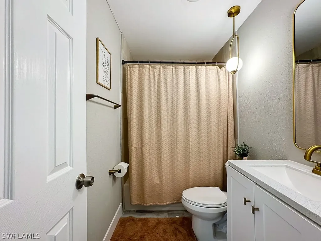 9 Knights Bridge Road Naples FL 34112